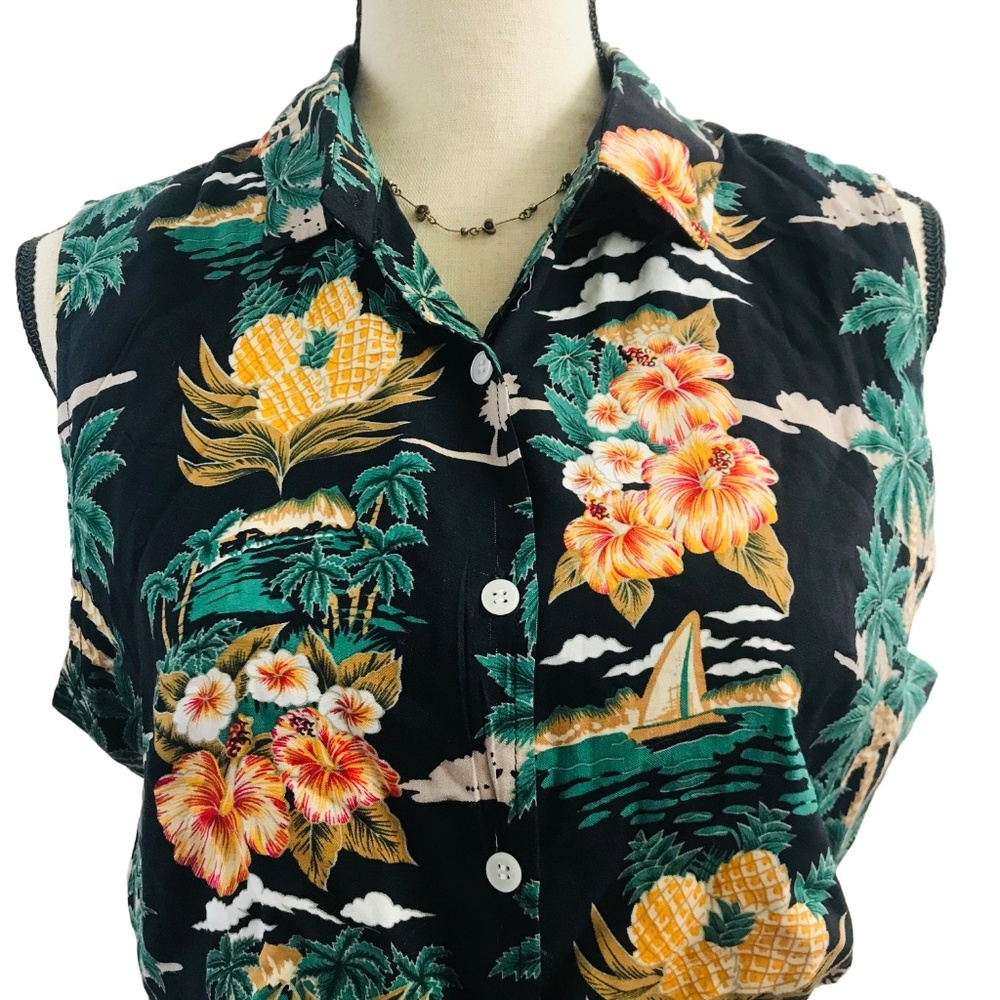 Philosophy Hawaiian Print Tie Waist Crop Blouse